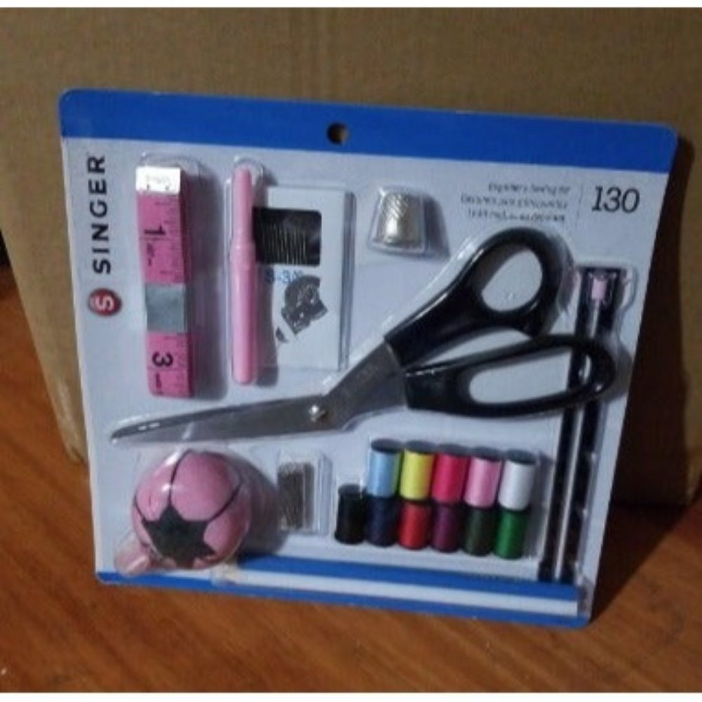 SINGER 01512 Beginner's Sewing Kit, 130 pieces
